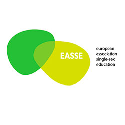 Entidad colaboradora de Eskibel, European Association of Single-Sex Education, por la educación diferenciada.